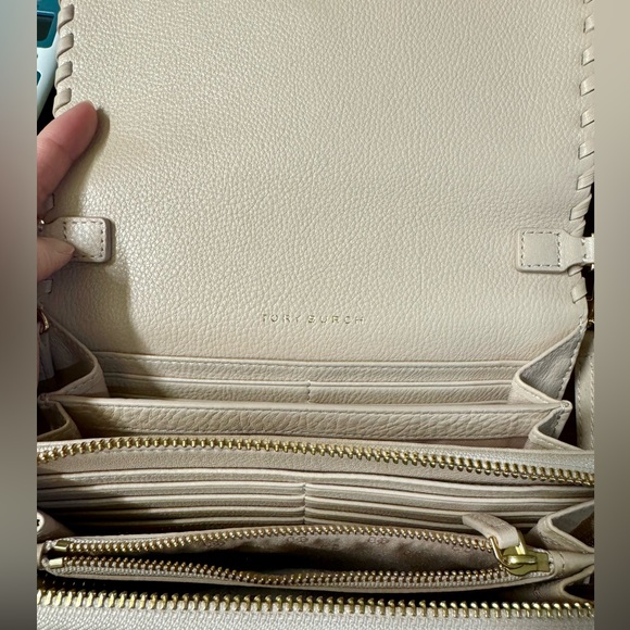 Tory Burch Beige Cream Crossbody Bag Plenty of Pockets & Cardholders - Picture 8 of 10